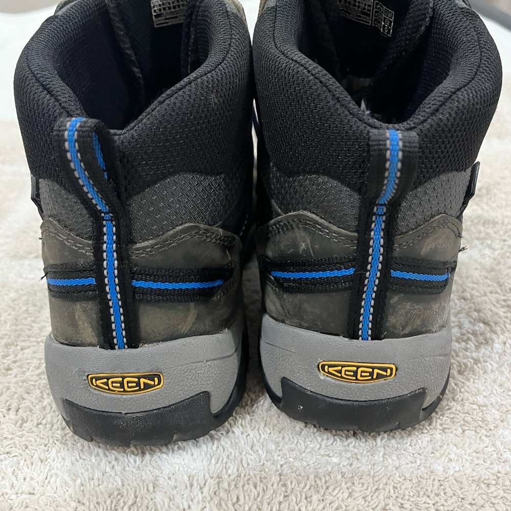 Keen Hiking Boots - image 7